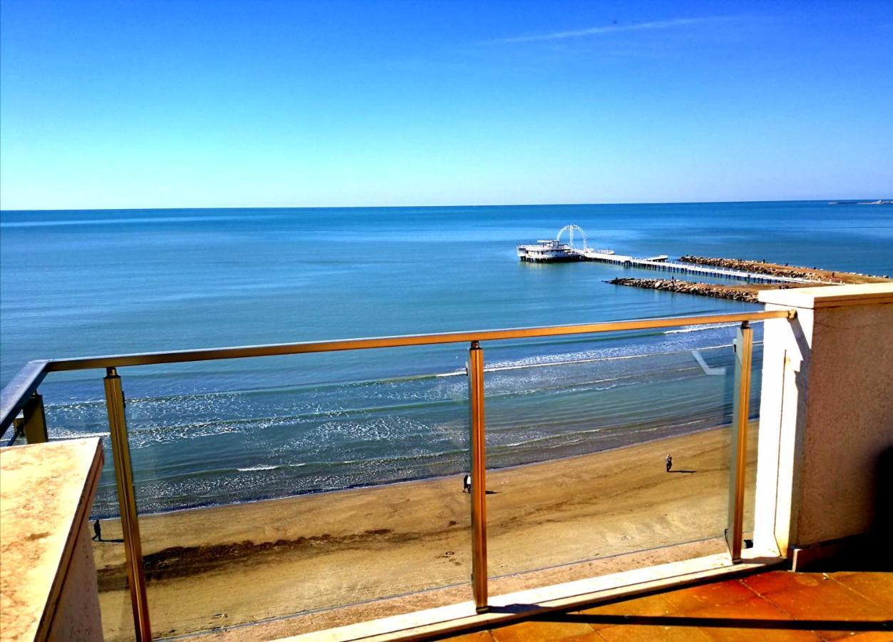 Turtle Apartment Durres Exterior photo